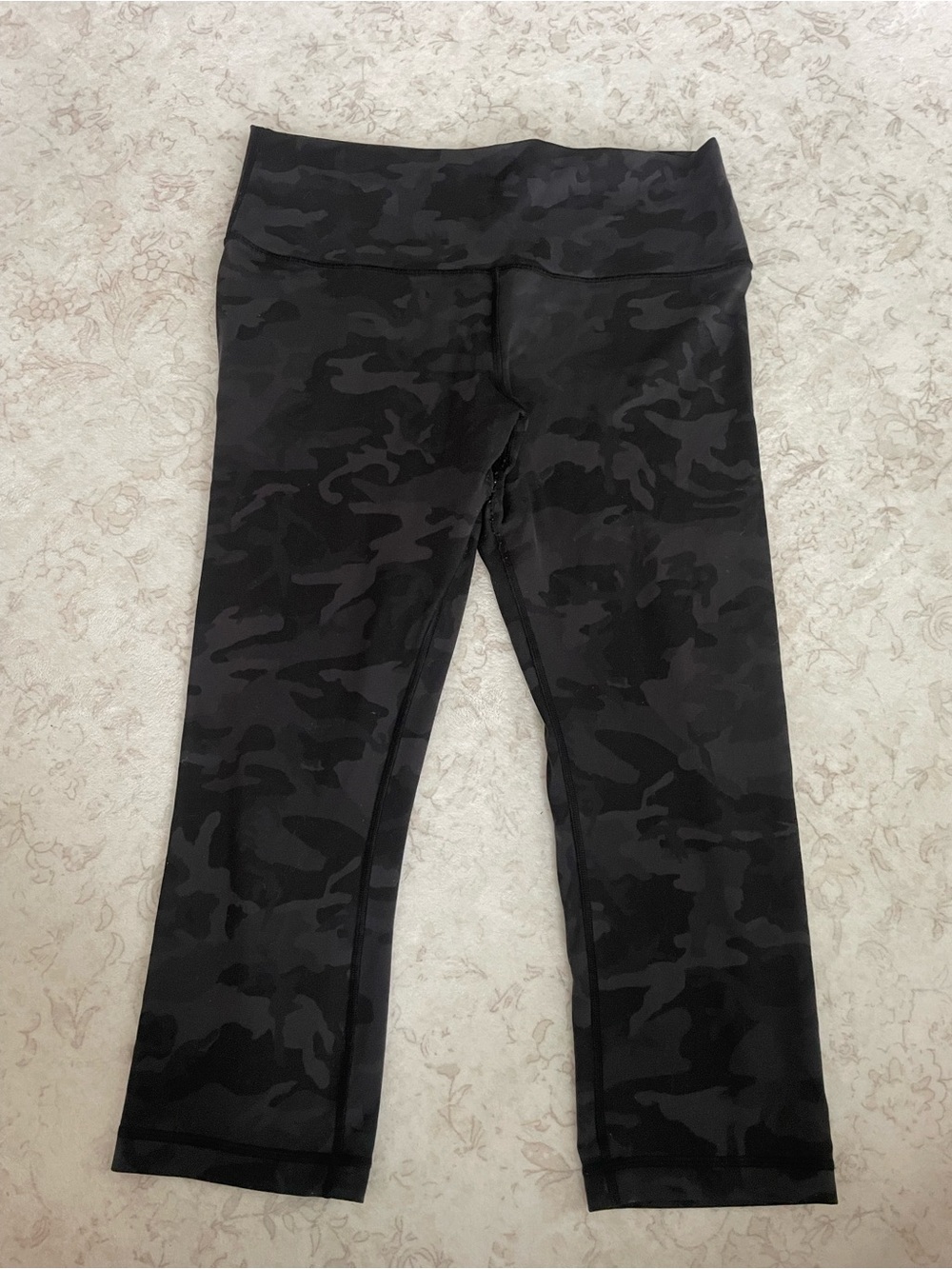 lululemon athletica Black Camo Cropped Leggings
